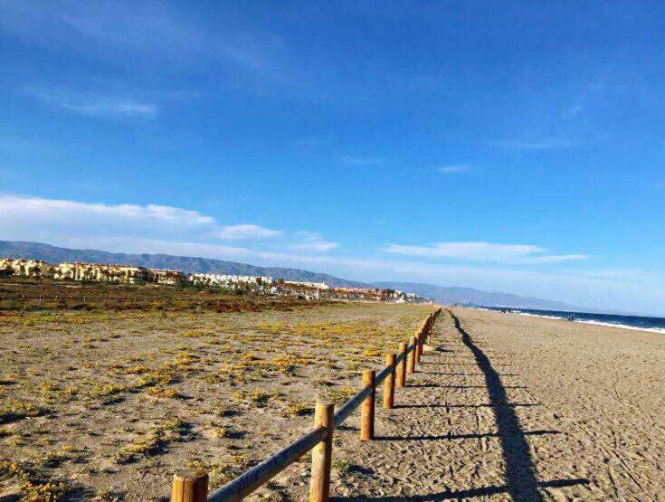 Apartamento Lujo, Primera Linea Playa, Garaje, Wifi, Piscina Climatizada Roquetas de Mar Eksteriør billede